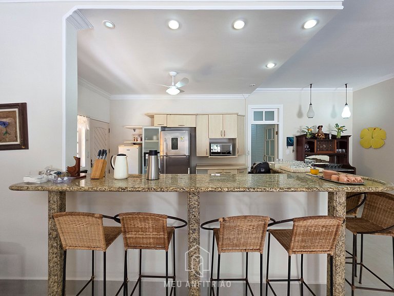 House with pool near the beach in Riviera