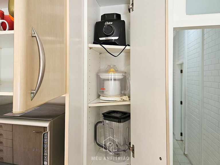 House with pool near the beach in Riviera