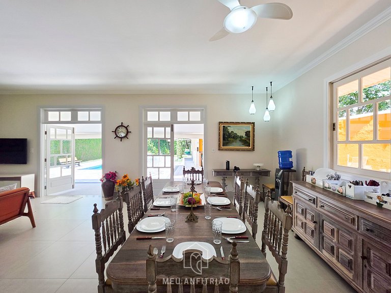 Casa na Riviera de São Lourenço com Piscina e Praia