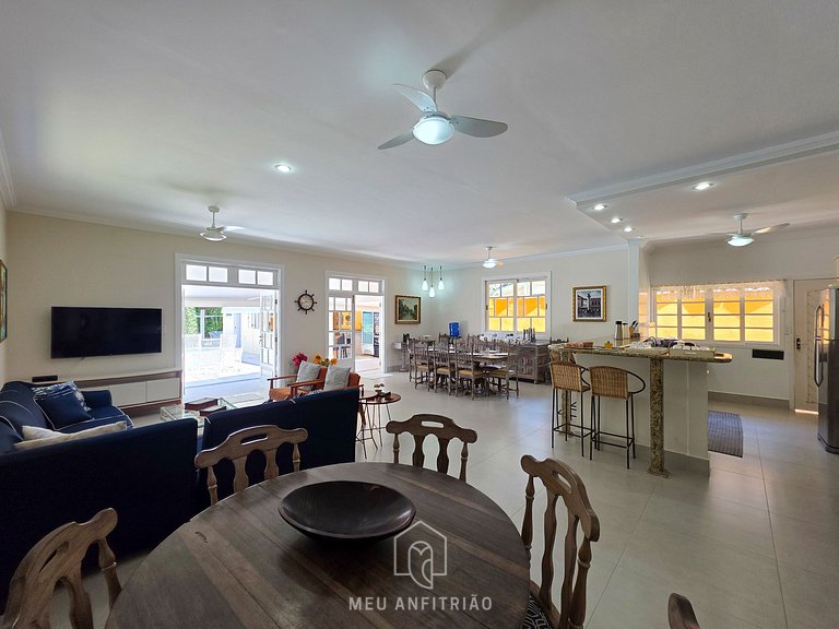 Casa na Riviera de São Lourenço com Piscina e Praia