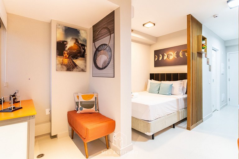 Studio for 2, building near São Paulo Hospital