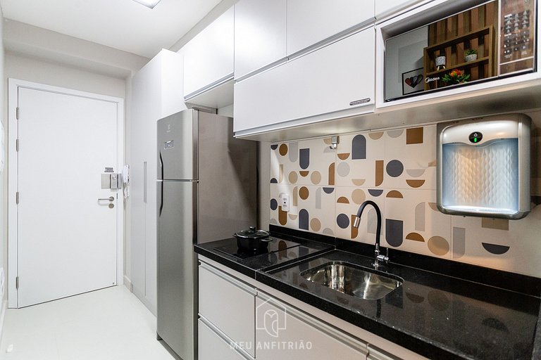 Studio for 2, building near São Paulo Hospital