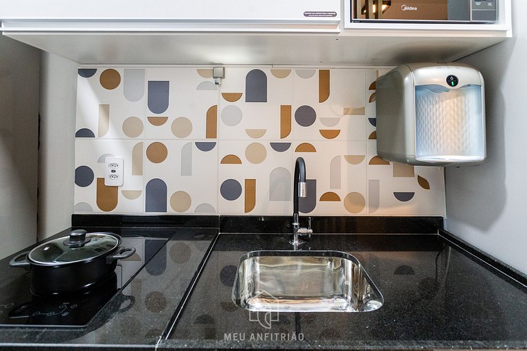 Studio for 2, building near São Paulo Hospital