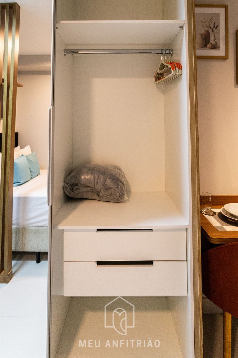 Studio for 2, building near São Paulo Hospital