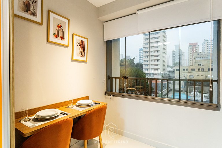 Studio for 2, building near São Paulo Hospital