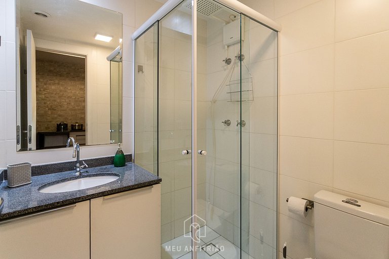 Studio p/2, varanda e lazer, a 400m do metrô