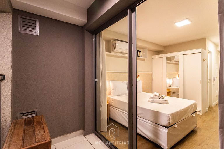 Studio p/2, varanda e lazer, a 400m do metrô