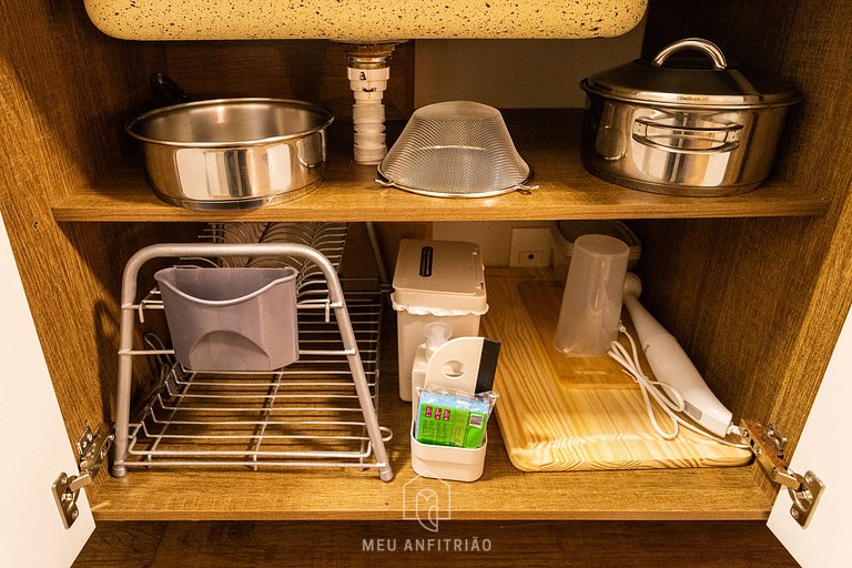 Studio p/2, varanda e lazer, a 400m do metrô