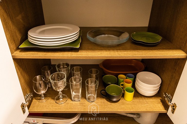 Studio p/2, varanda e lazer, a 400m do metrô