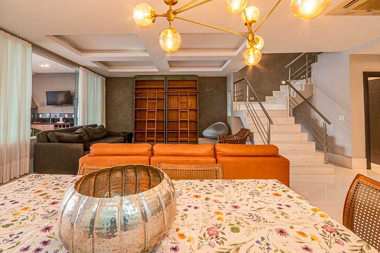 Casa p/ 11, piscina e churrasqueira perto da praia