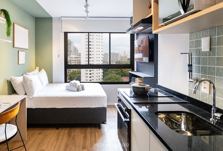 Studio for 2, pool, gym 1.5 km from the airport