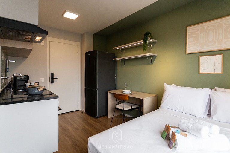 Studio for 2, pool, gym 1.5 km from the airport