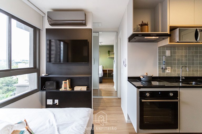 Studio for 2, pool, gym 1.5 km from the airport