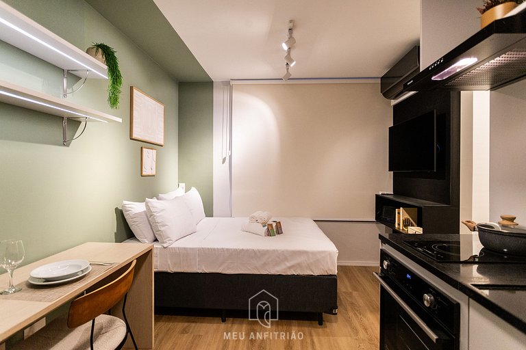 Studio for 2, pool, gym 1.5 km from the airport