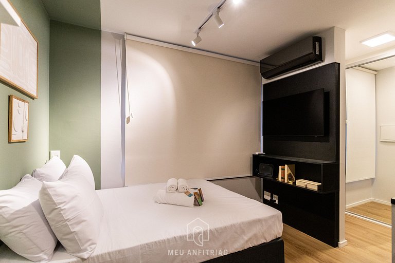 Studio for 2, pool, gym 1.5 km from the airport