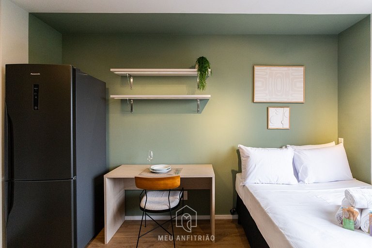 Studio for 2, pool, gym 1.5 km from the airport