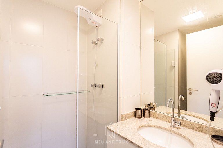 Studio for 2, pool, gym 1.5 km from the airport