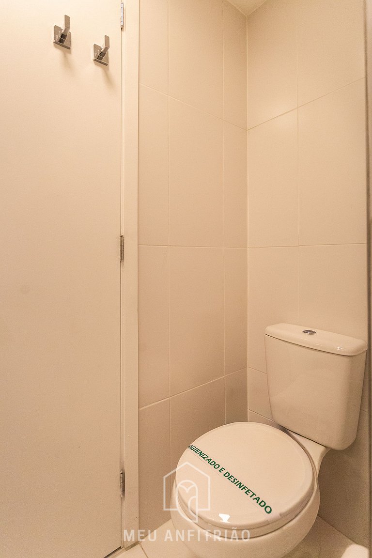 Studio for 2, pool, gym 1.5 km from the airport