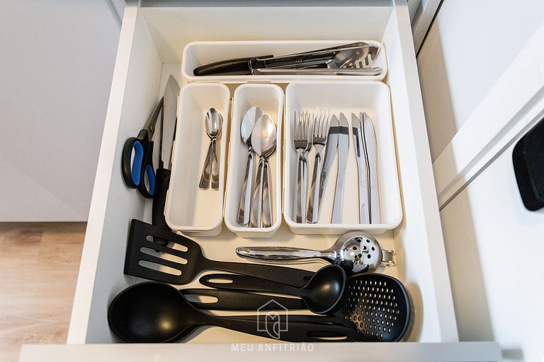 Studio for 2, pool, gym 1.5 km from the airport