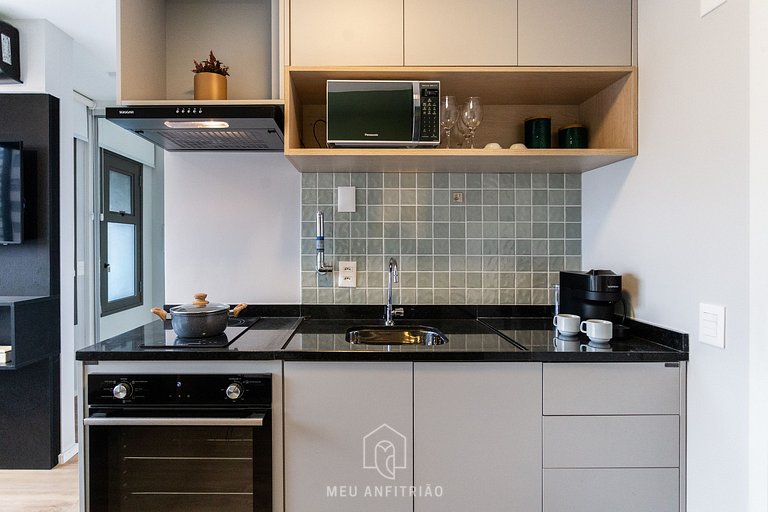 Studio for 2, pool, gym 1.5 km from the airport