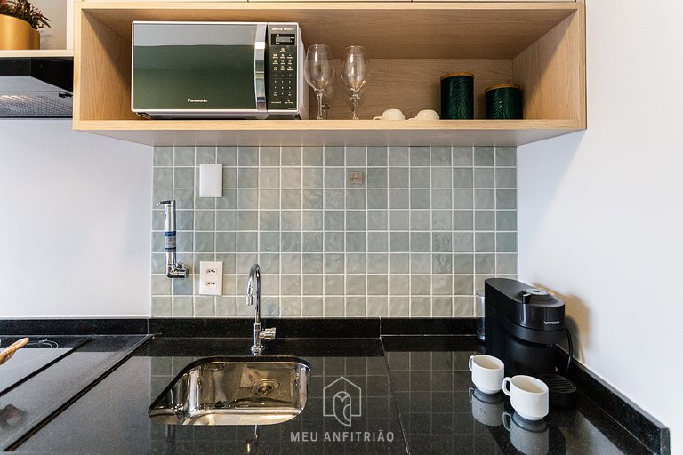 Studio for 2, pool, gym 1.5 km from the airport