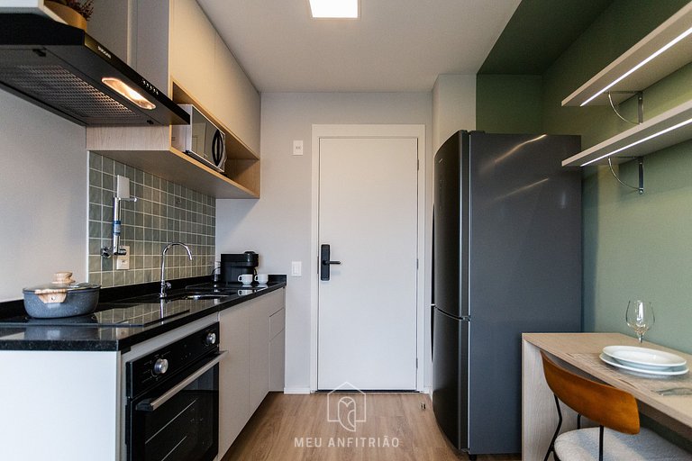 Studio for 2, pool, gym 1.5 km from the airport