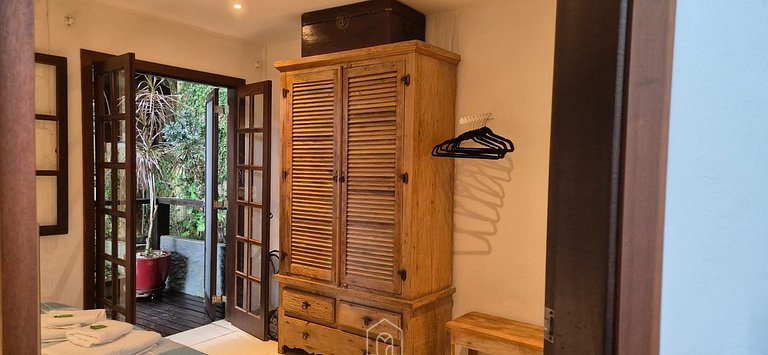 House for 4, barbecue and sea view near the beach