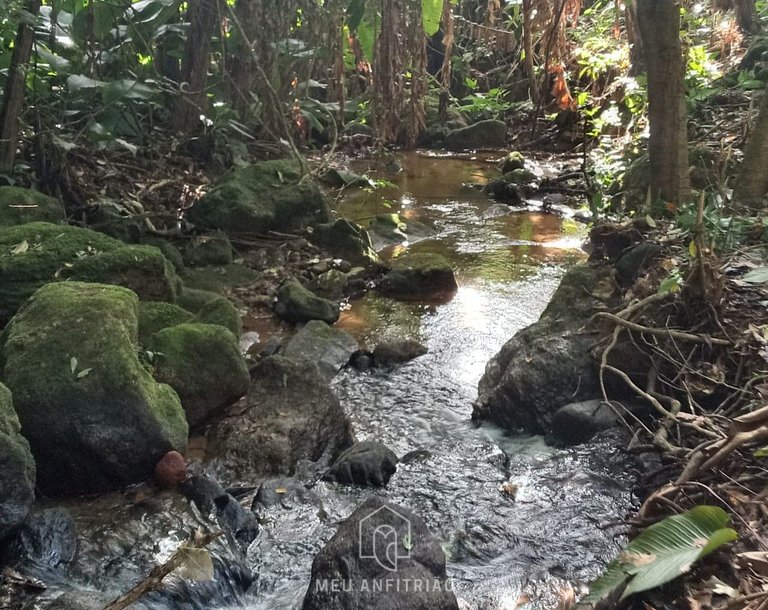 House with Stream and Garden in Lumiar