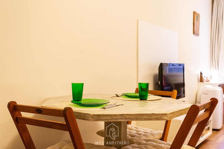 Studio p/ 2, garagem, próximo à Avenida Paulista