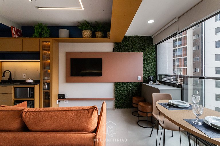 Studio p/4, lado do metrô, perto do Cons. Americ.