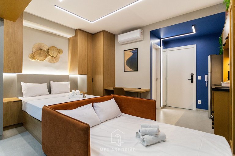 Studio p/4, lado do metrô, perto do Cons. Americ.