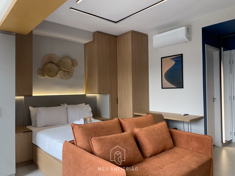 Studio p/4, lado do metrô, perto do Cons. Americ.