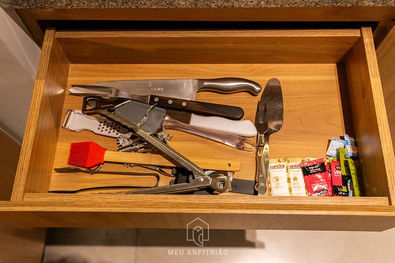 Furnished apartment for 4, 800m from Batman Alley