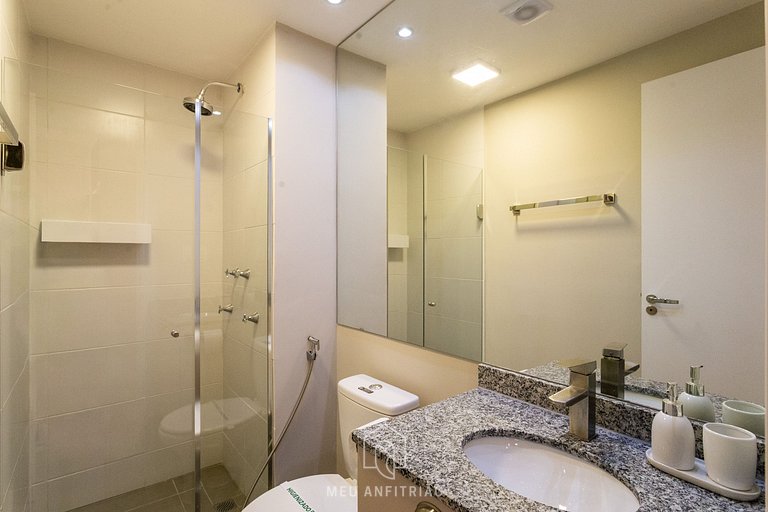 Studio with queen-size bed, balcony in Pinheiros