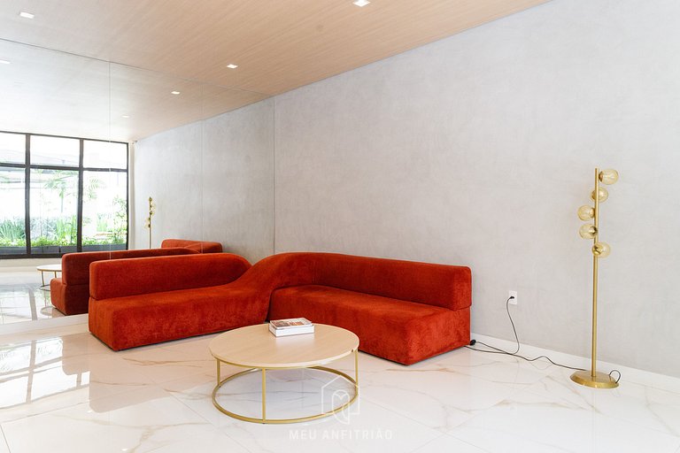 Studio for 4, next to subway, near the Consulate