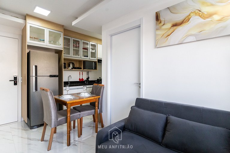 38m² | 2 rooms | Equipped kitchen | 300m subway