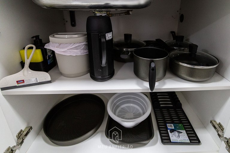 38m² | 2 rooms | Equipped kitchen | 300m subway