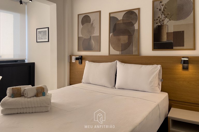 Studio in condo with pool near the subway