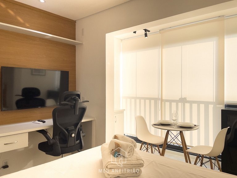 Studio in condo with pool near the subway