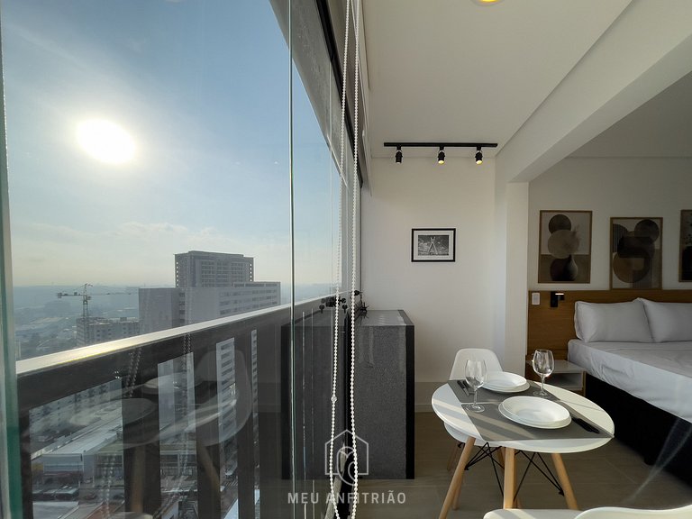 Studio in condo with pool near the subway