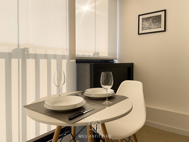 Studio in condo with pool near the subway