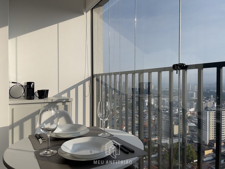 Studio in condo with pool near the subway