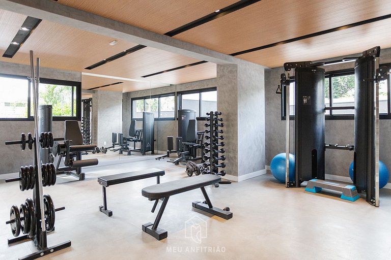 Studio in condo with pool near the subway