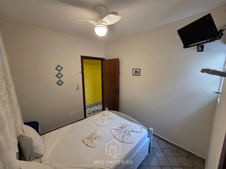 Double bed, breakfast, close to the beach.