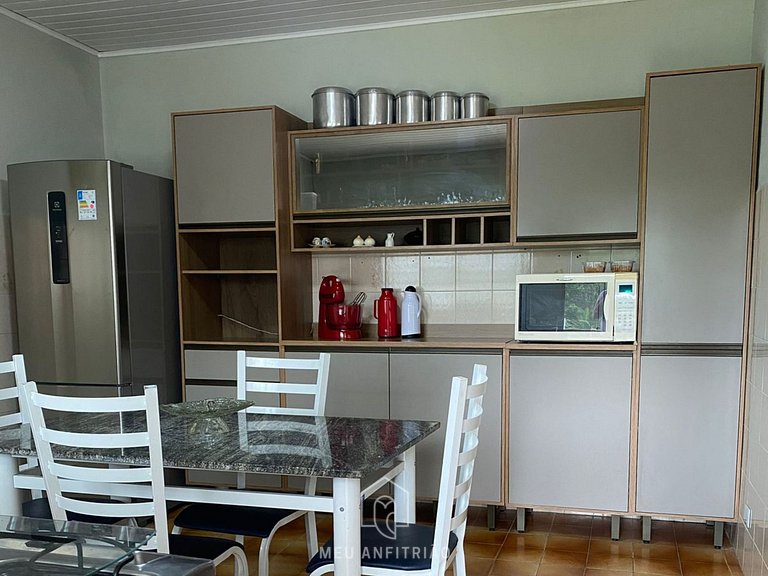 Hogar c/ piscina, zona de barbacoa, zona arbolada