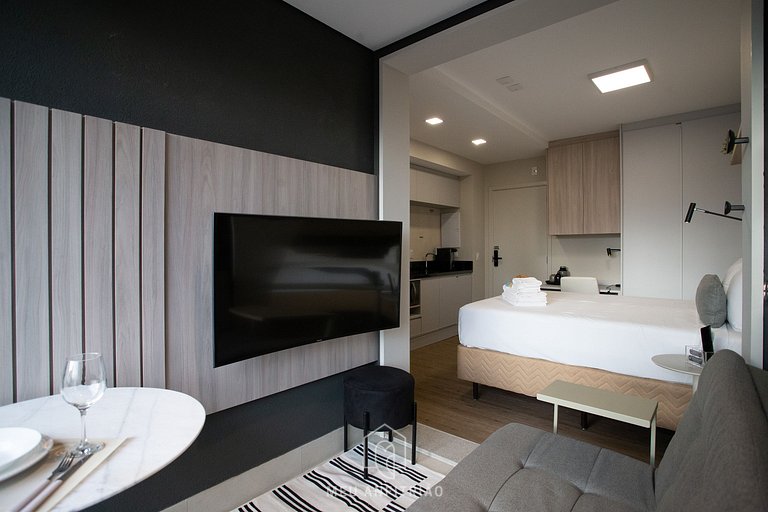 Cama queen, piscina, próximo ao Beco do Batman