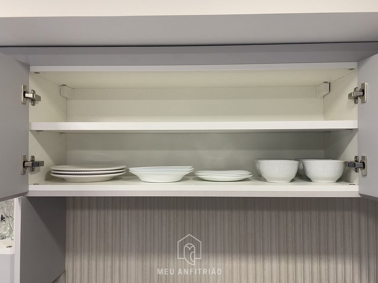 Cama queen, piscina, próximo ao Beco do Batman