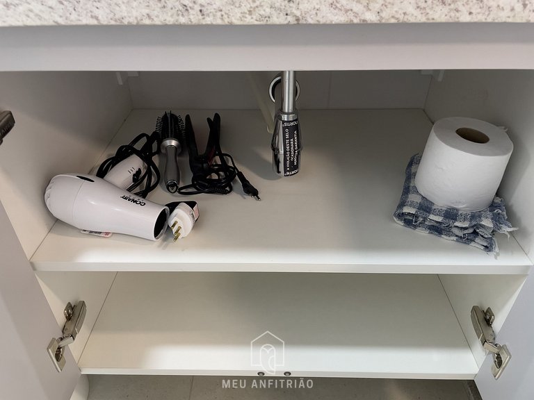 Cama queen, piscina, próximo ao Beco do Batman