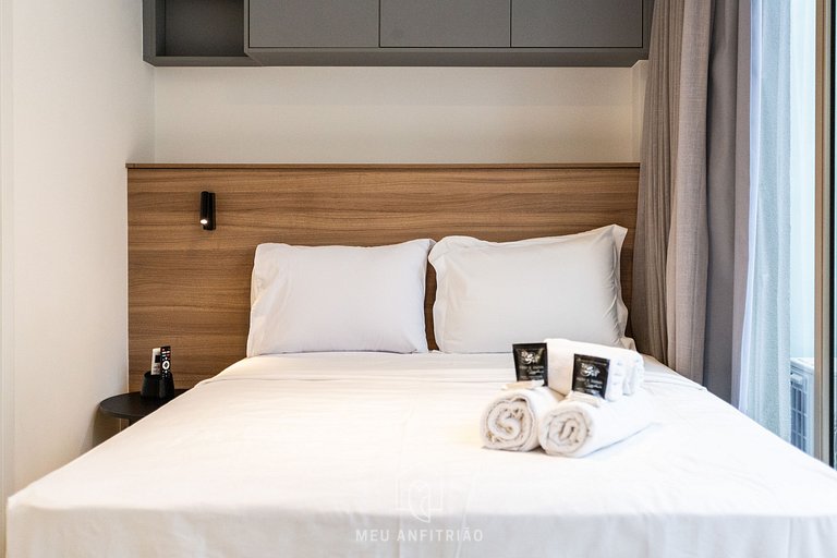 Studio p/2, varanda e lazer, perto da Av Rebouças