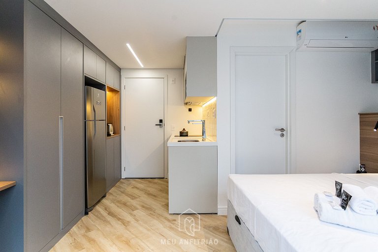 Studio p/2, varanda e lazer, perto da Av Rebouças